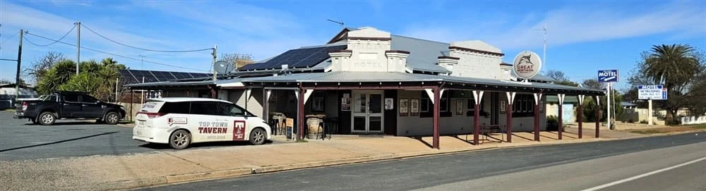 Top Town Tavern, West Wyalong (investment), photograph 1 of 8