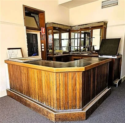 Globe Hotel, Cootamundra, photograph 2 of 8