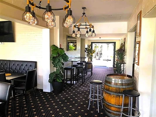 Telegraph Hotel, Molong, photograph 3 of 8