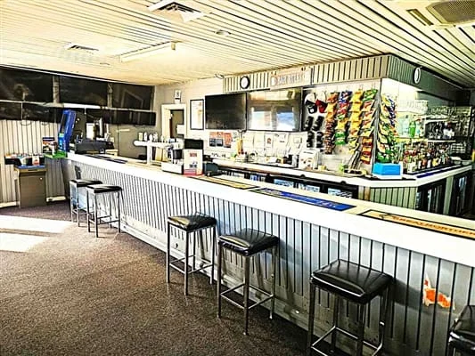 Top Town Tavern, West Wyalong (investment), photograph 2 of 8