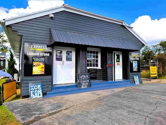 Woodenbong Hotel, photograph 2 of 8