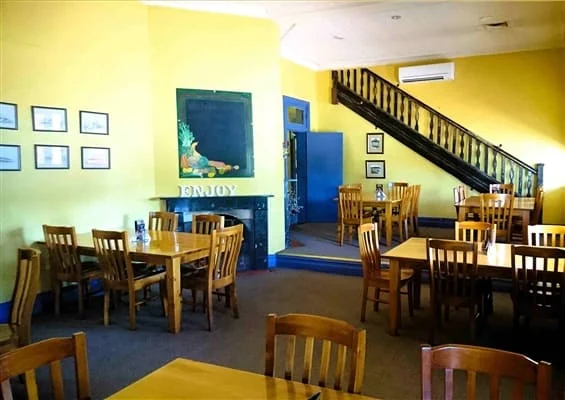 Royal Tavern, Coolamon, photograph 5 of 8