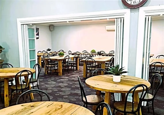 Commercial Hotel, Young, photograph 3 of 8