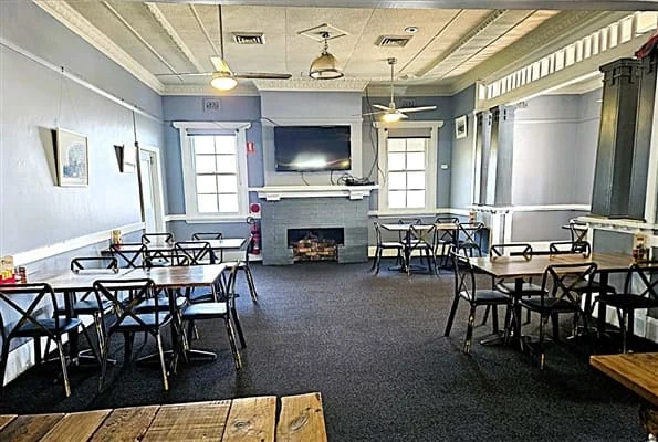 Top Town Tavern, West Wyalong (investment), photograph 5 of 8