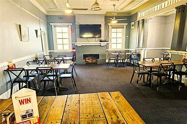 Top Town Tavern, West Wyalong (leasehold), photograph 5 of 8