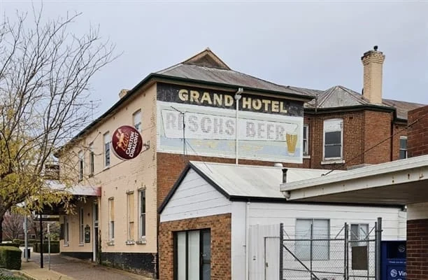 Grand Hotel, Harden, photograph 3 of 8