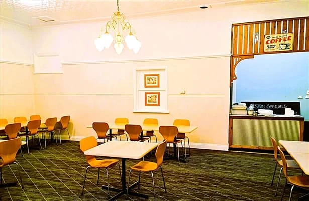 Uranquinty Hotel, photograph 3 of 8