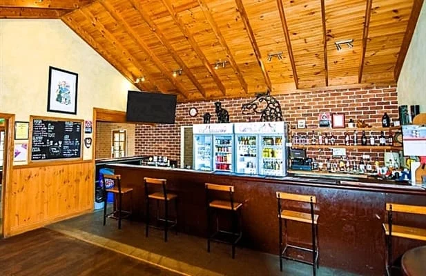 Wallaroo Hotel, Coolatai, photograph 2 of 8