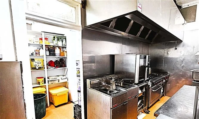 Top Town Tavern, West Wyalong (leasehold), photograph 6 of 8