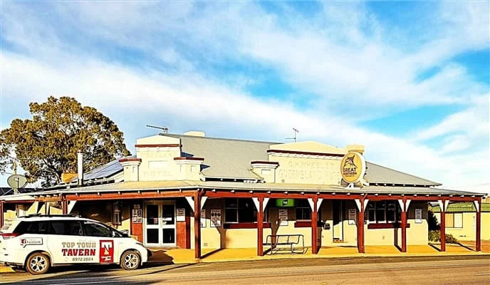 Top Town Tavern, West Wyalong (leasehold), photograph 2 of 8