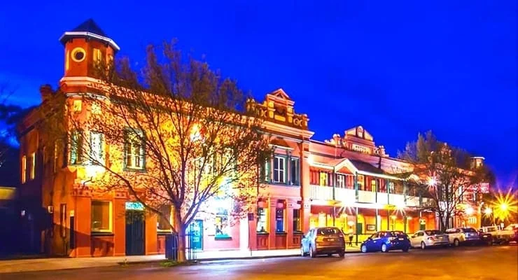Culcairn Hotel, photograph 1 of 8