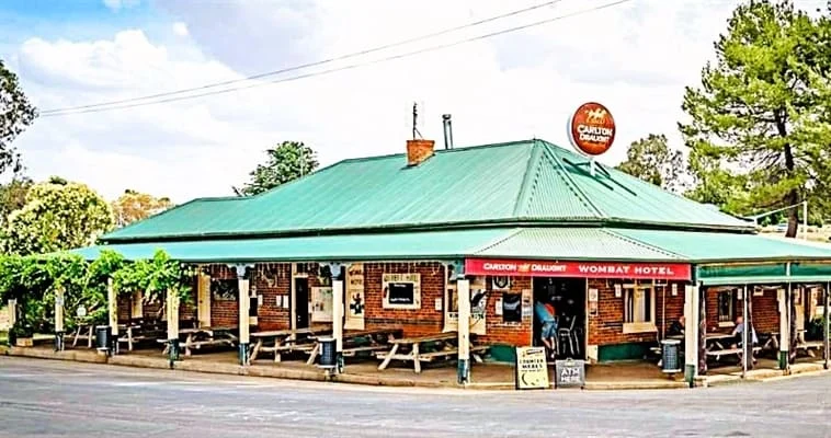 Wombat Hotel, photograph 1 of 8
